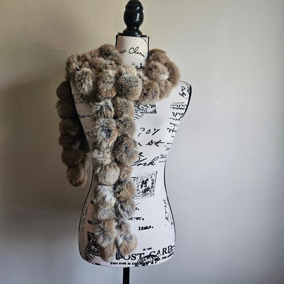 Cejon Genuine Rabbit Fur PomPom Scarf, Excellent - Picture 1 of 5